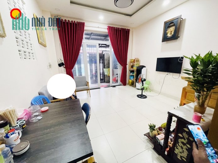 Bán nhà Linh Đông, Thủ Đức, 2 tầng, 3 PN, Giá 6.x tỷ đường xe hơi tránh ngay chợ Tam Hà.
