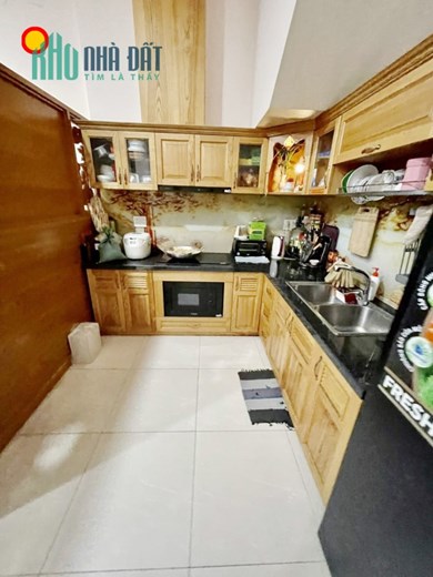 Bán nhà Linh Đông, Thủ Đức, 2 tầng, 3 PN, Giá 6.x tỷ đường xe hơi tránh ngay chợ Tam Hà.