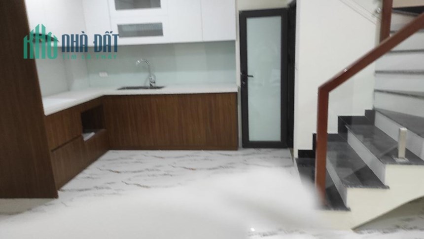 NHÀ PHỐ THẠCH BÀN- CỔ LINH - BÁT KHỐI LONG BIÊN.Giá chỉ từ 2,8 tỷ đến hơn 3 tỷ.
