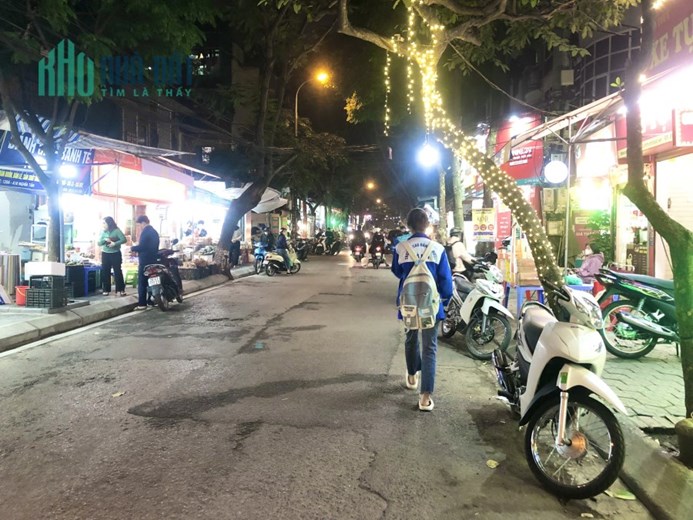 Bán nhà Hoàng Quốc Việt. 45m2 VỈA HÈ ĐƯỜNG 3 Ô TÔ TRÁNH _ KINH DOANH SẦM UẤT 11,8tỷ