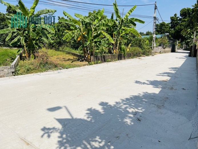 FO cắt bán 220m mặt đường đồi miễu Nam Phương Tiến cách quốc lộ 6 2km giá chưa đến 9 triệu trên mết