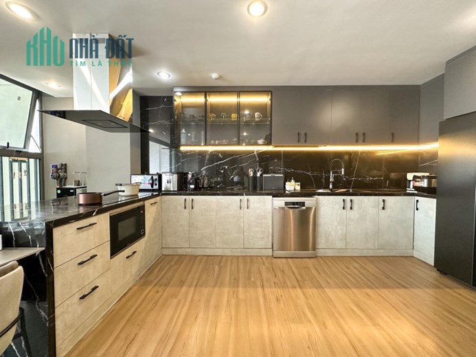 CHÍNH CHỦ CẦN BÁN CĂN PENTHOUSE Green River, 2225 Phạm Thế Hiển, Phường 6, quận 8