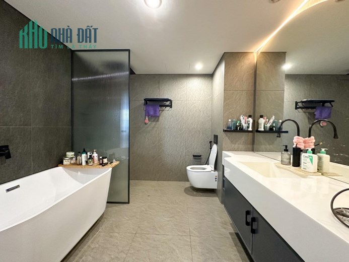 CHÍNH CHỦ CẦN BÁN CĂN PENTHOUSE Green River, 2225 Phạm Thế Hiển, Phường 6, quận 8