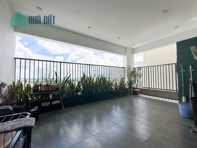 CHÍNH CHỦ CẦN BÁN CĂN PENTHOUSE Green River, 2225 Phạm Thế Hiển, Phường 6, quận 8