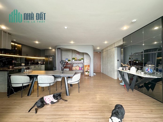 CHÍNH CHỦ CẦN BÁN CĂN PENTHOUSE Green River, 2225 Phạm Thế Hiển, Phường 6, quận 8