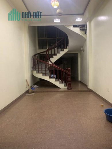 MT2532. CHO THUÊ NHÀ MẶT CHỢ THIÊN LÔI 60M2 CÓ 5 NGỦ ĐỒ CƠ BẢN