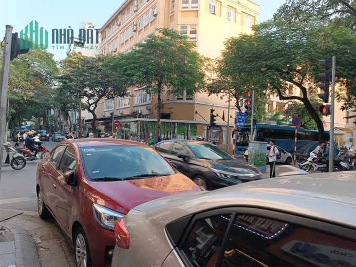 Chính Chủ Nhờ Cho Thuê Căn Nhà KD mặt phố Quán Thánh, Ba Đình