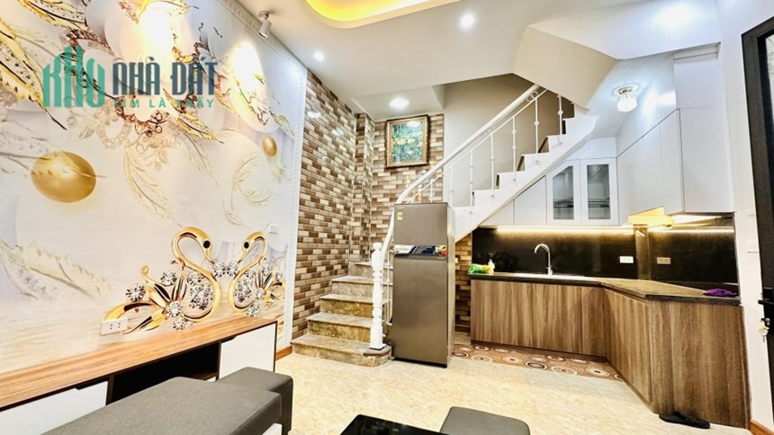 Nhà Đại La 24m2, 4 tầng mới đẹp, mặt tiền 5m, chỉ 2.85 tỷ, 0977097287