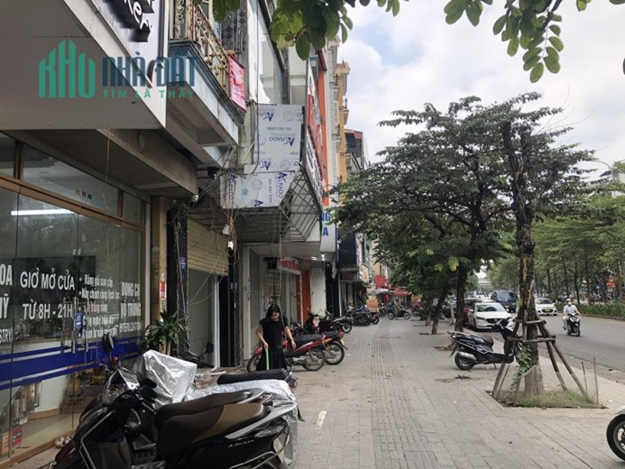 Chính Chủ Nhờ Cho Thuê Nhà Nguyên Căn Đẹp KD mặt phố Đào Tấn, quận Ba Đình
