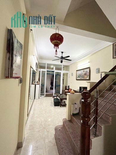 Bán nhà ngõ 156 Lê Trọng Tấn, Thanh Xuân , Diện tích 42m 4,5 tầng giá 6.4 tỷ