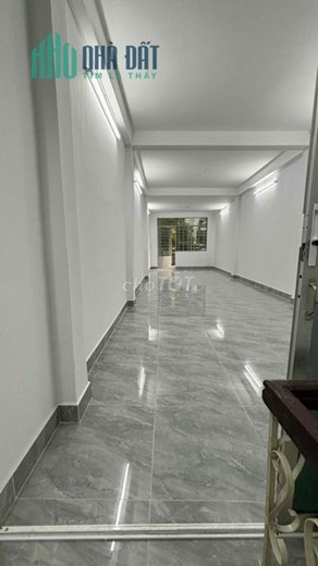 Nhà 3 tầng MTKD Hoàng Hoa Thám, 3 phòng ngủ