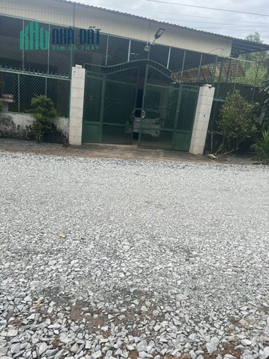ĐẤT ĐẸP có sẵn nhà cấp 4, 150m2 - Cần Bán Nhanh Lô Đất Vị Trí Đắc Địa tại tp Thủ Dầu Một