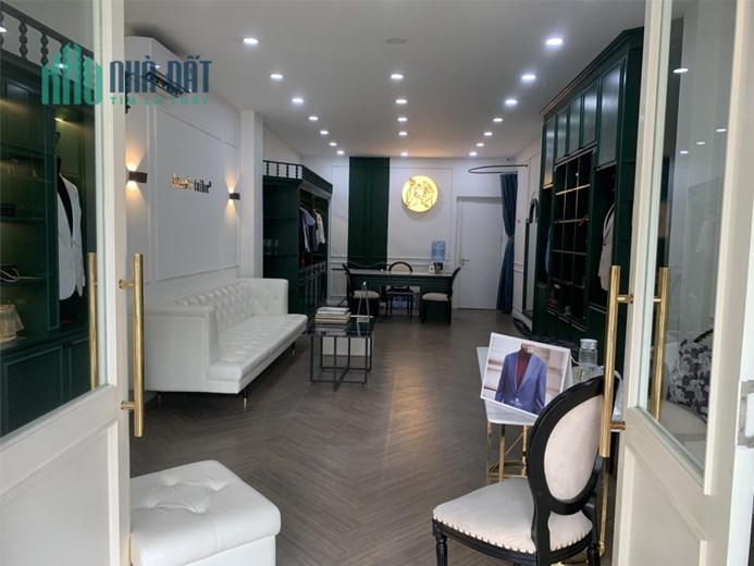 CHÍNH CHỦ Sang Nhượng Cửa Hàng Tại Quận 1, HCM - Vị Trí Đắc Địa