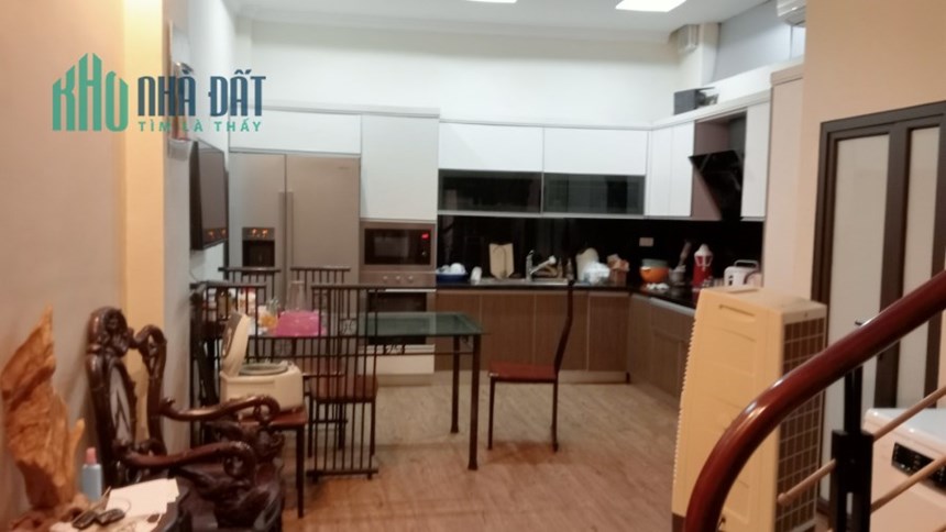 BÁN NHÀ DỐNG ĐA, OTO, 44M2, 4 TẦNG, MẶT TIỀN 4M, 8.3 TỶ.