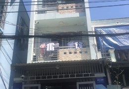 NHÀ BÁN P15 TÂN BÌNH- DT 4,1 X 19 - HXH NÉ NHAU- THÔNG TỨ TUNG
