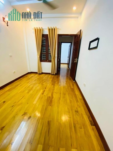 Bán nhà ngõ 130 Hoàng Văn Thái 57m, mt: 3.6m chỉ 8 tỷ, ngõ ô tô, thông nhiều hường