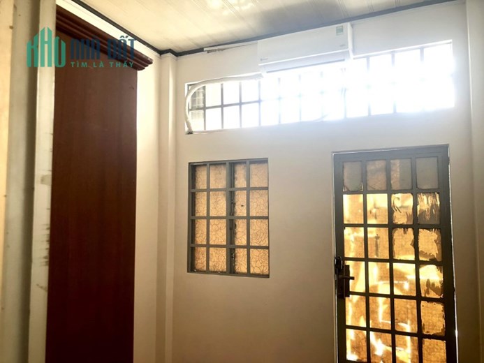 HOT HOT NHÀ TRẦN VĂN ĐANG, P11, Q3, DT:18M2 GIÁ 2TY4 CÒN TL