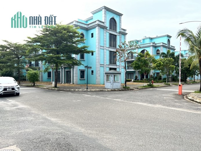 Bán  biệt thự căn góc góc 4 mặt thoáng  trung tâm Bãi Trường  Phú Quốc - CAM KẾT giá tốt nhất thị