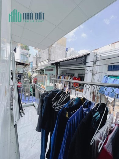 Bán Nhà Rẻ đẹp Ngang 4.1x11m- 2 tấm Đoàn Văn Bơ Q4- 70 triệu m