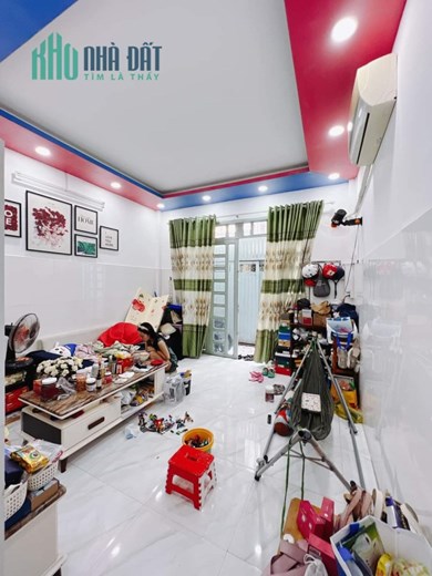 Bán Nhà Rẻ đẹp Ngang 4.1x11m- 2 tấm Đoàn Văn Bơ Q4- 70 triệu m