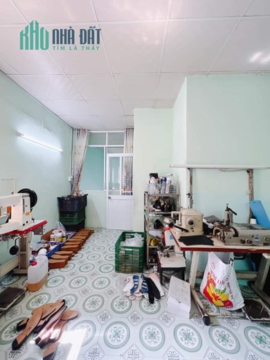 Nhà Rẻ Ngang 4.5x11m-3 tấm có 90 triệu m
Tôn Đản Q4