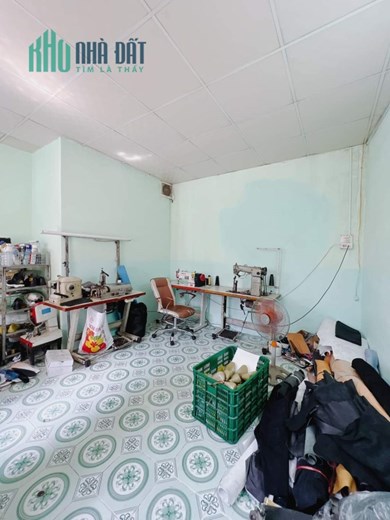 Nhà Rẻ Ngang 4.5x11m-3 tấm có 90 triệu m
Tôn Đản Q4