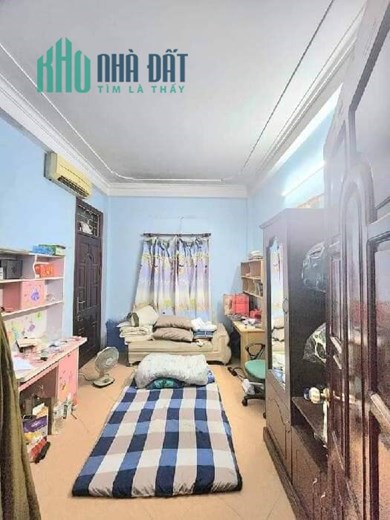 Bán nhà Dân xây 45m 4 Tầng Ngõ 178 phố Hoàng Mai 20M ra mặt phố. Chỉ 3,28 tỷ