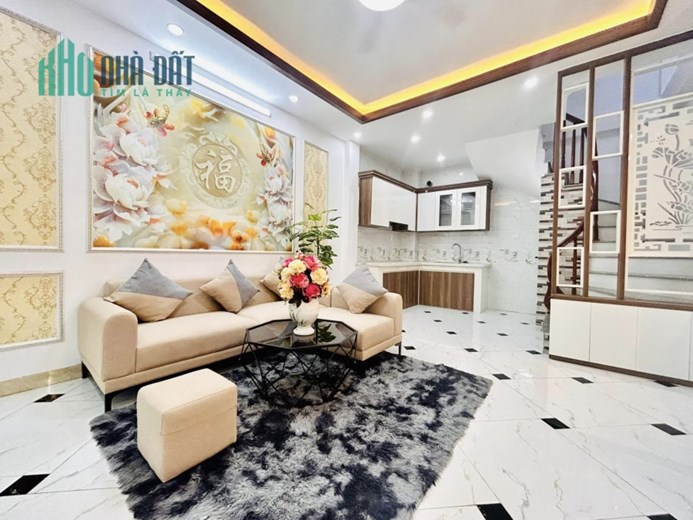 Nhà đẹp hoàng mai,32m2,4 tầng,gần phố, kinh doanh, an sinh đỉnh, 3 tỷ.