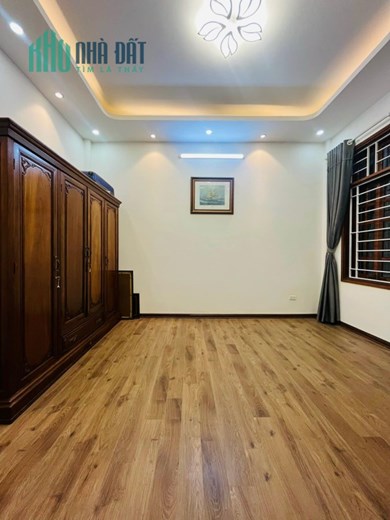O9 2628 5559 Bán nhà Đội Cấn 46m², 3 tầng, MT 9m, giá 6.5 tỷ Ba Đình