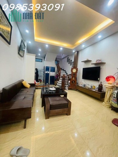 Bán nhà Tả Thanh Oai DT 32m2 4 tầng, ôtô đỗ cửa, cách 1 nhà ra đường to xe tải tránh
