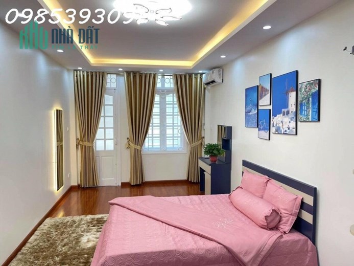 Bán nhà Tả Thanh Oai DT 32m2 4 tầng, ôtô đỗ cửa, cách 1 nhà ra đường to xe tải tránh