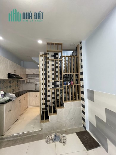 Nhà gần AEON Tân Phú, 1trệt 2lầu, 2 phòng ngủ, hẻm xe hơi, giá 2.7 tỷ thương lượng
