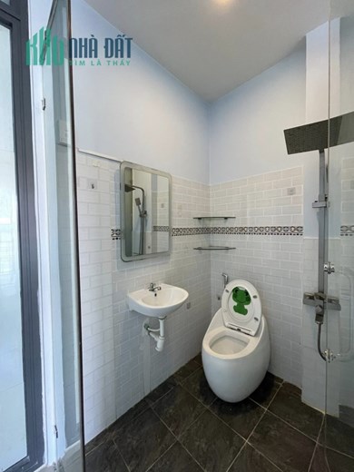 Nhà gần AEON Tân Phú, 1trệt 2lầu, 2 phòng ngủ, hẻm xe hơi, giá 2.7 tỷ thương lượng