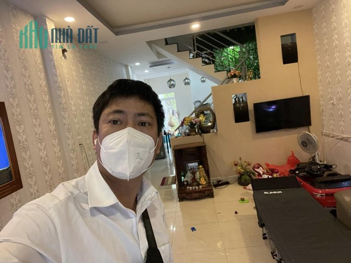 Nhà Quận 8 Gía Siêu Rẻ chỉ 53 triệu/m2, giáp ranh Quận 1 và Quận 5, Nhà 2 Tầng nở hậu nội thất đẹp