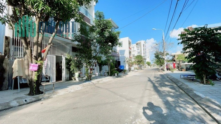 Bán Lô góc BT hướng Đông Nam 2MT đường K20 - Nước Mặn 2, khu Nam Việt Á - Giá tốt