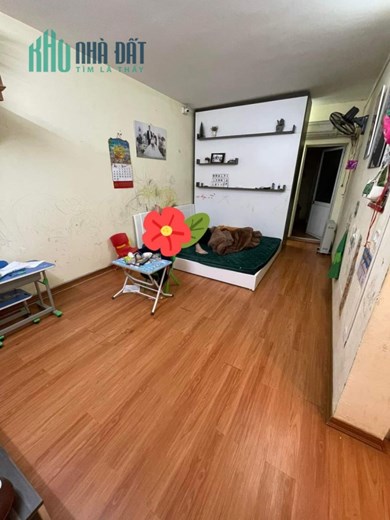 Bán nhà TT Thượng Thanh, sổ đỏ cc, Dtsd 39m, nhà Tầng 1 3 khu ngủ giá 1.18 tỷ.