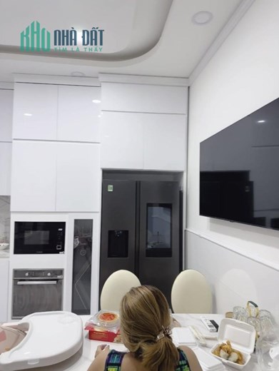 H. CHUYÊN NHÀ QUẬN 10 - ĐANG GẤP BÁN 75M2 GIÁ CHỈ 8 TỶ HƠN , NGANG LỚN GẦN 5M - LH NGAY