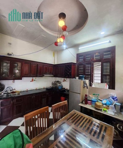 Bán Nhà Đường Hoàng Quốc Việt 41/45m2 x 5 tầng, 6 phòng ngủ, khu phân lô ô tô tránh, có lots ô tô