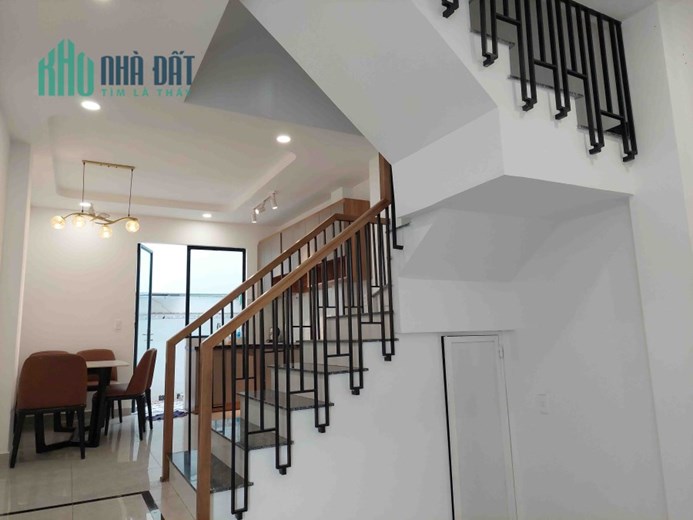 Bán Nhà Tô Ngọc Vân, Linh Tây Thủ Đức 68m2_4.5x15, 4 Tầng, 5PN Chỉ Nhỉnh 8 Tỷ Giá Tốt