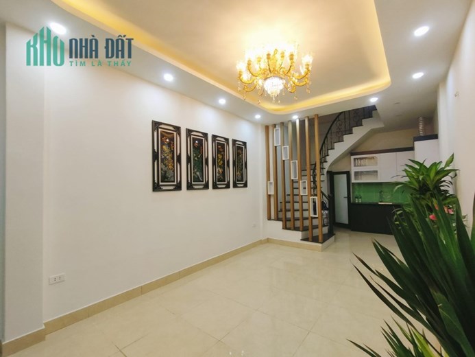 BÁN NHÀ SIÊU PHẨM ĐẸP MẶT NGÕ Ô TÔ KINH DOANH TÔN ĐỨC THẮNG 35M2 x 4T HƠN 5 TỶ