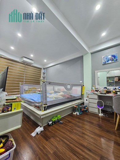 bán gấp căn nhà Tây Hồ - 5 tầng, phân lô, ô tô tránh - thang máy - sau tòa HDI