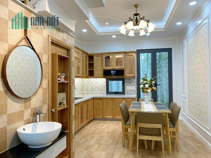 Cần bán gấp nhà  GIÁ NGỘP TRƯỜNG CHINH QUẬN 12, DT 67.3m2, 4.15x16.2m giá chỉ 3.050 tỷ.