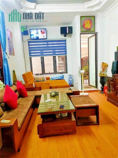 Bán Nhà Phố Chùa Láng Quận Đống Đa. 42m Xây 5 Tầng Nhỉnh 11 Tỷ. Cam Kết Ảnh Thật Mô Tả Chính Xác.