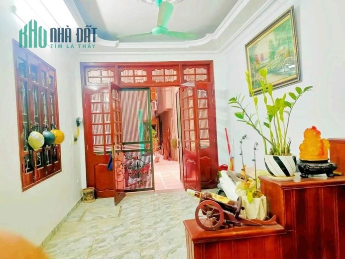 Bán Nhà Phố Chùa Láng Quận Đống Đa. 42m Xây 5 Tầng Nhỉnh 11 Tỷ. Cam Kết Ảnh Thật Mô Tả Chính Xác.