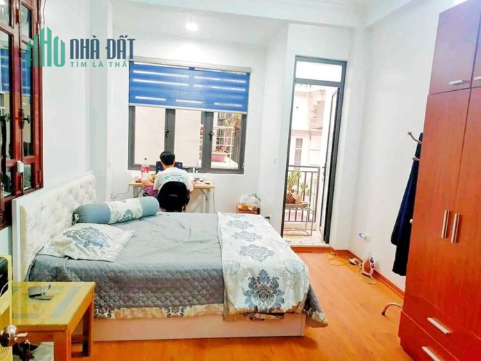 Bán Nhà Phố Chùa Láng Quận Đống Đa. 42m Xây 5 Tầng Nhỉnh 11 Tỷ. Cam Kết Ảnh Thật Mô Tả Chính Xác.