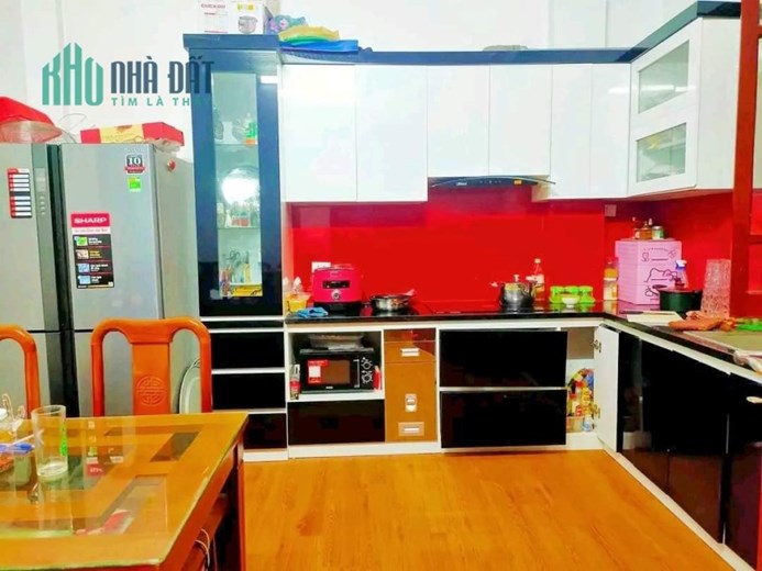 Bán Nhà Phố Chùa Láng Quận Đống Đa. 42m Xây 5 Tầng Nhỉnh 11 Tỷ. Cam Kết Ảnh Thật Mô Tả Chính Xác.