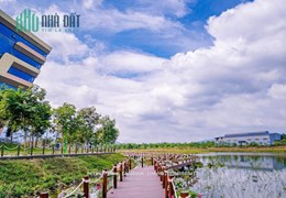 Chủ cần tiền gấp nên hạ giá kịch sàn 100m mặt trục chính thôn tại Cánh chủ Bình Yên ạ ! Gần khu CNC