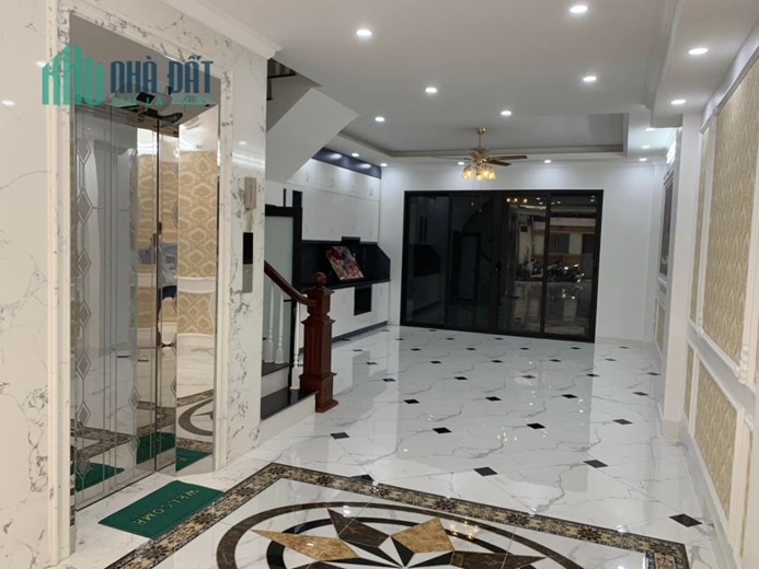PHÊ !! Bán nhà ngõ 193 Trung Kính 70mx5T thang máy thông sàn 2 oto tải tránh vỉa hè mênh mông 22 ty