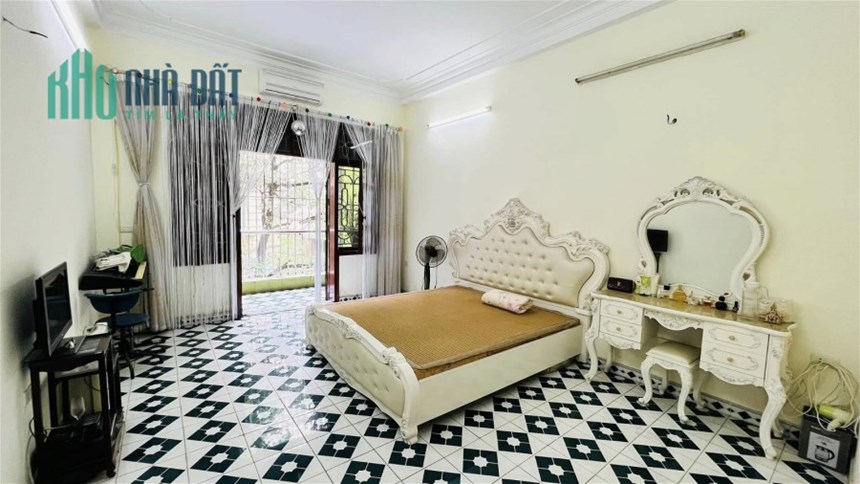Bán Nhà Phố Hoàng Cầu Quận Đống Đa. 70m Mặt Tiền 4m Nhỉnh 18 Tỷ. Cam Kết Ảnh Thật Mô Tả Chính Xác.