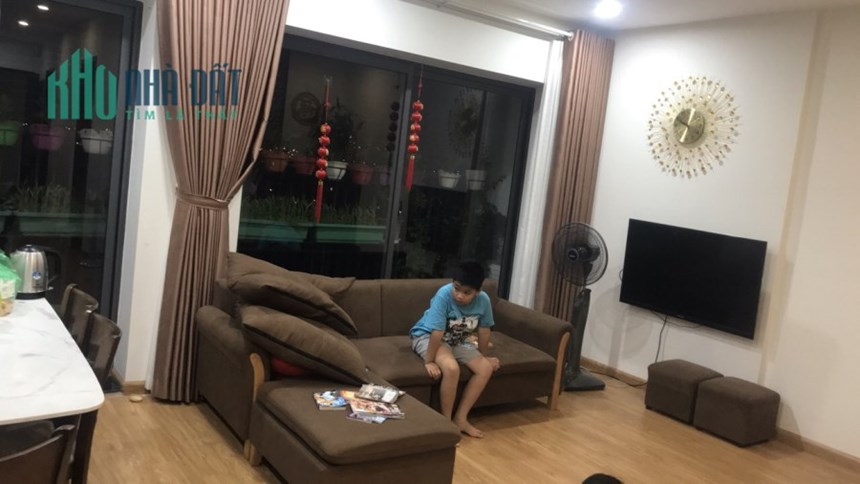 Bán CH chung cư Lotus Sài Đồng, 103m2, 3PN, full nội thất, nhĩnh 3 tỷ.